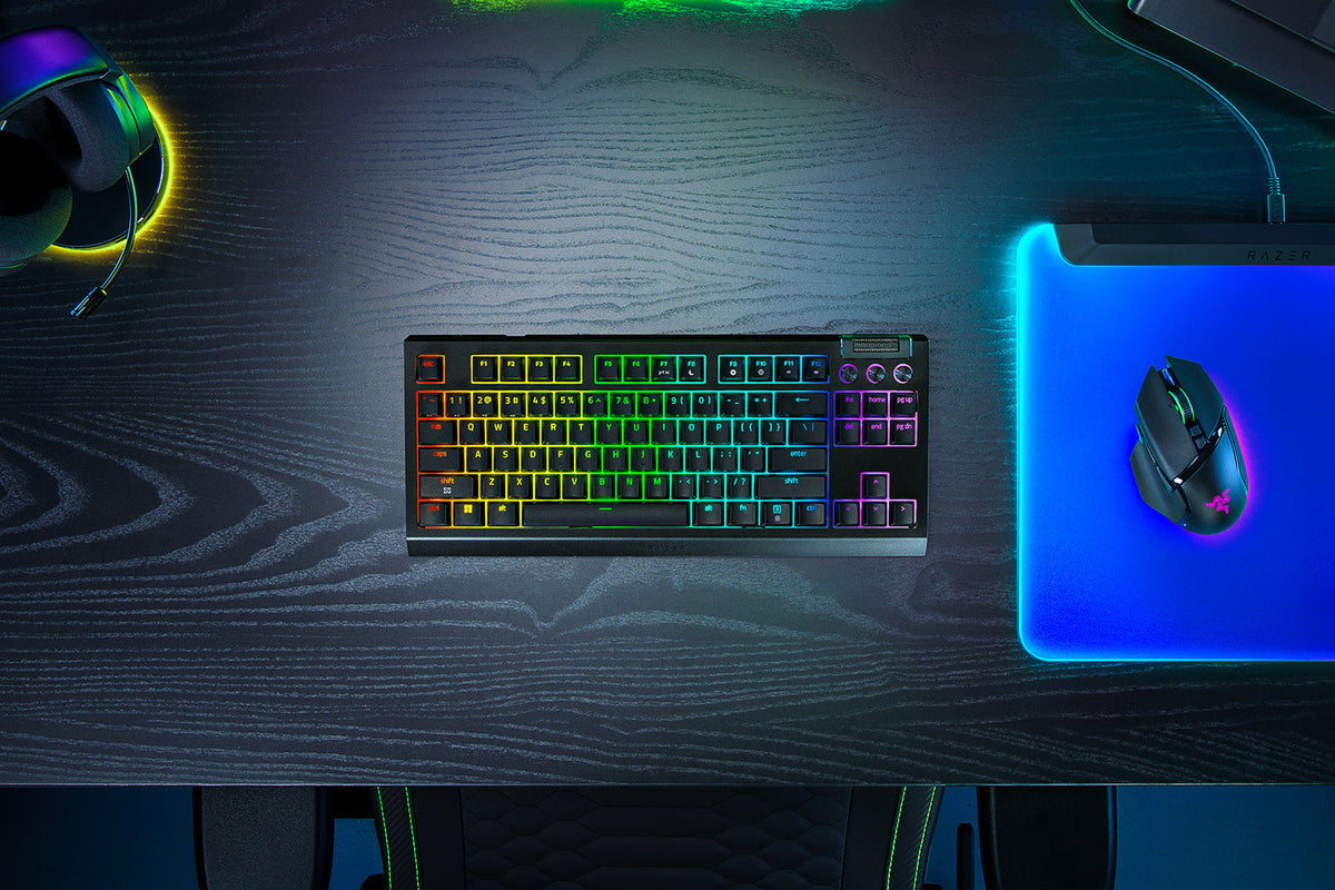 Razer BlackWidow V4 Tenkeyless HyperSpeed Wireless Gaming Keyboard, Orange Switch, UK Layout, Black product image