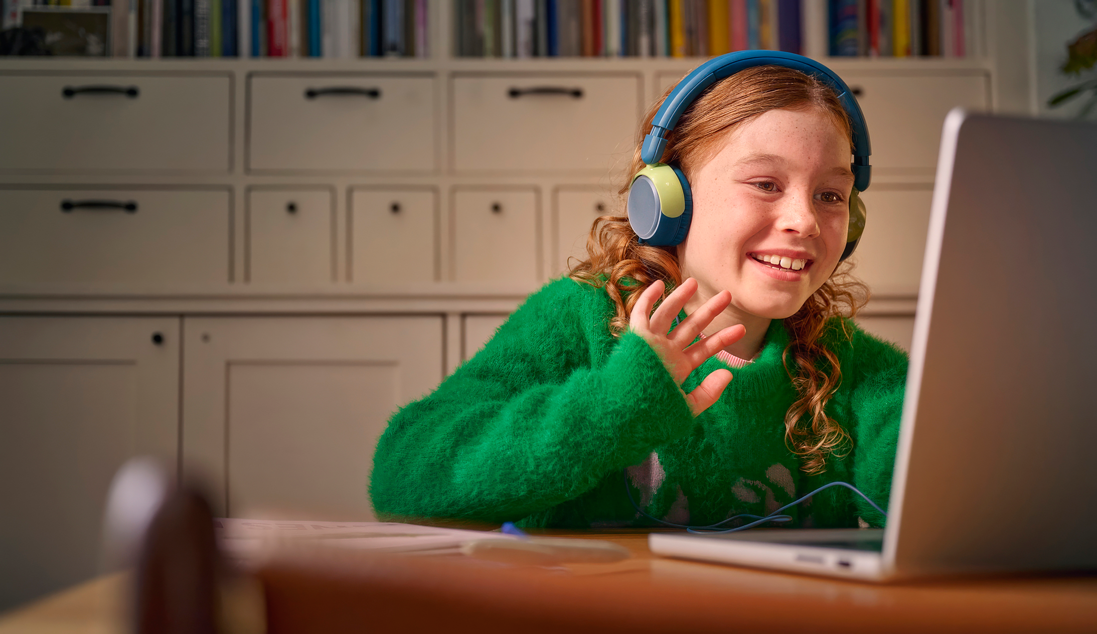 Philips 2000 Series Kids’ On-Ear Headphones Crystal Teal | TAK2000CT/00