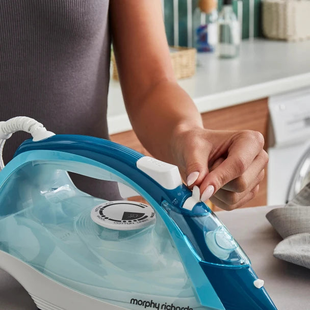 Morphy Richards Crystal Clear 2400W Steam Iron Blue | 300300