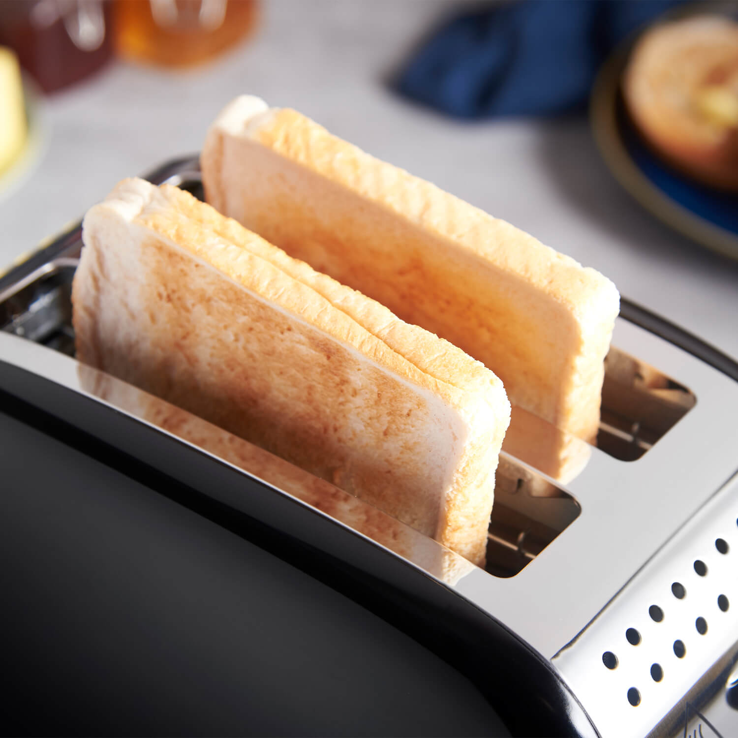 Russell Hobbs 26550 2-Slice Toaster – Stainless Steel Black