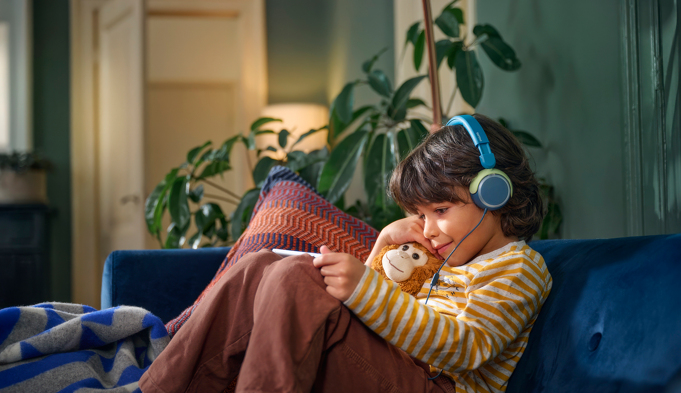 Philips 2000 Series Kids’ On-Ear Headphones Crystal Teal | TAK2000CT/00