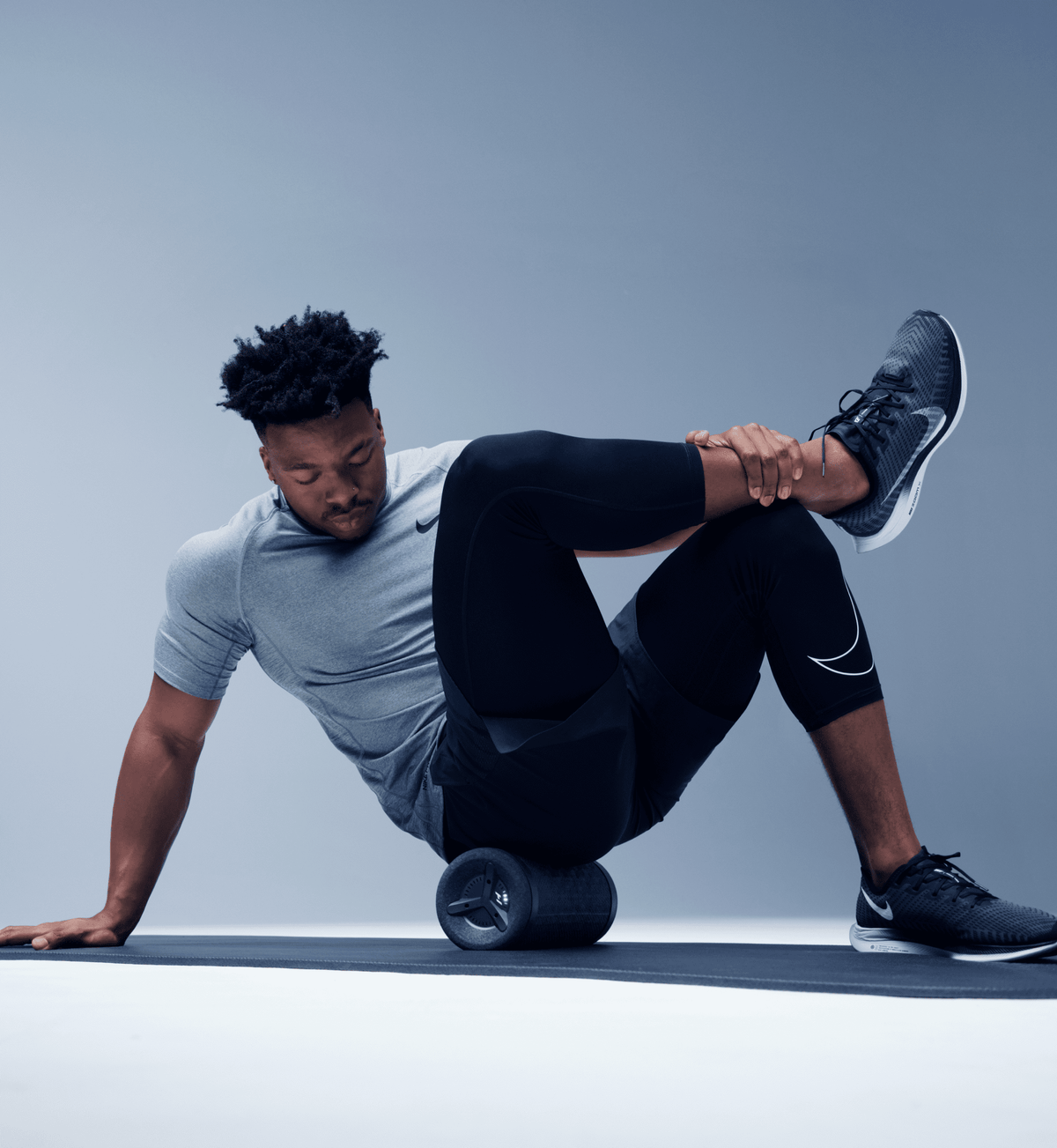 Hyperice Vyper 3 black foam roller — detail view